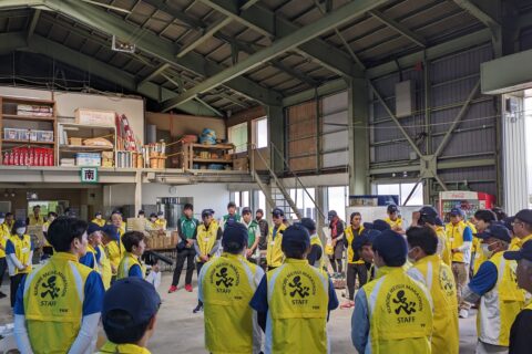 黄色い集団今年も集合　\\桜井建設は黒部市建設業協会事務局です//